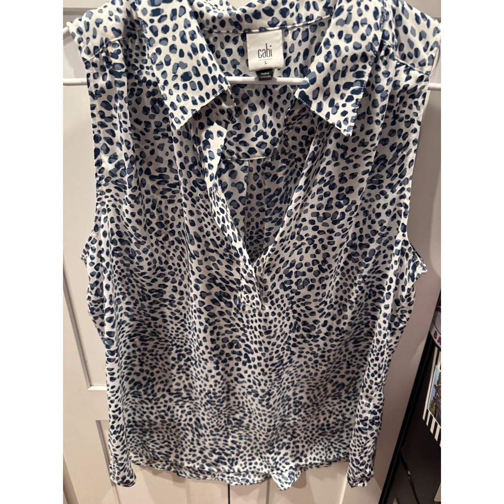 Cabi Womens‎ Blue White Animal Print Sleeveless Button Front Blouse Large